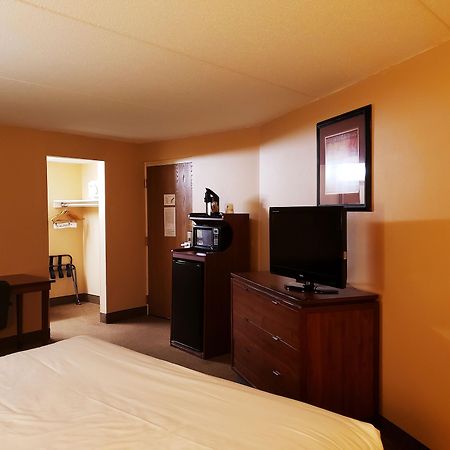 Surestay Plus Hotel By Best Western Блэк-Ривер-Фолс Экстерьер фото
