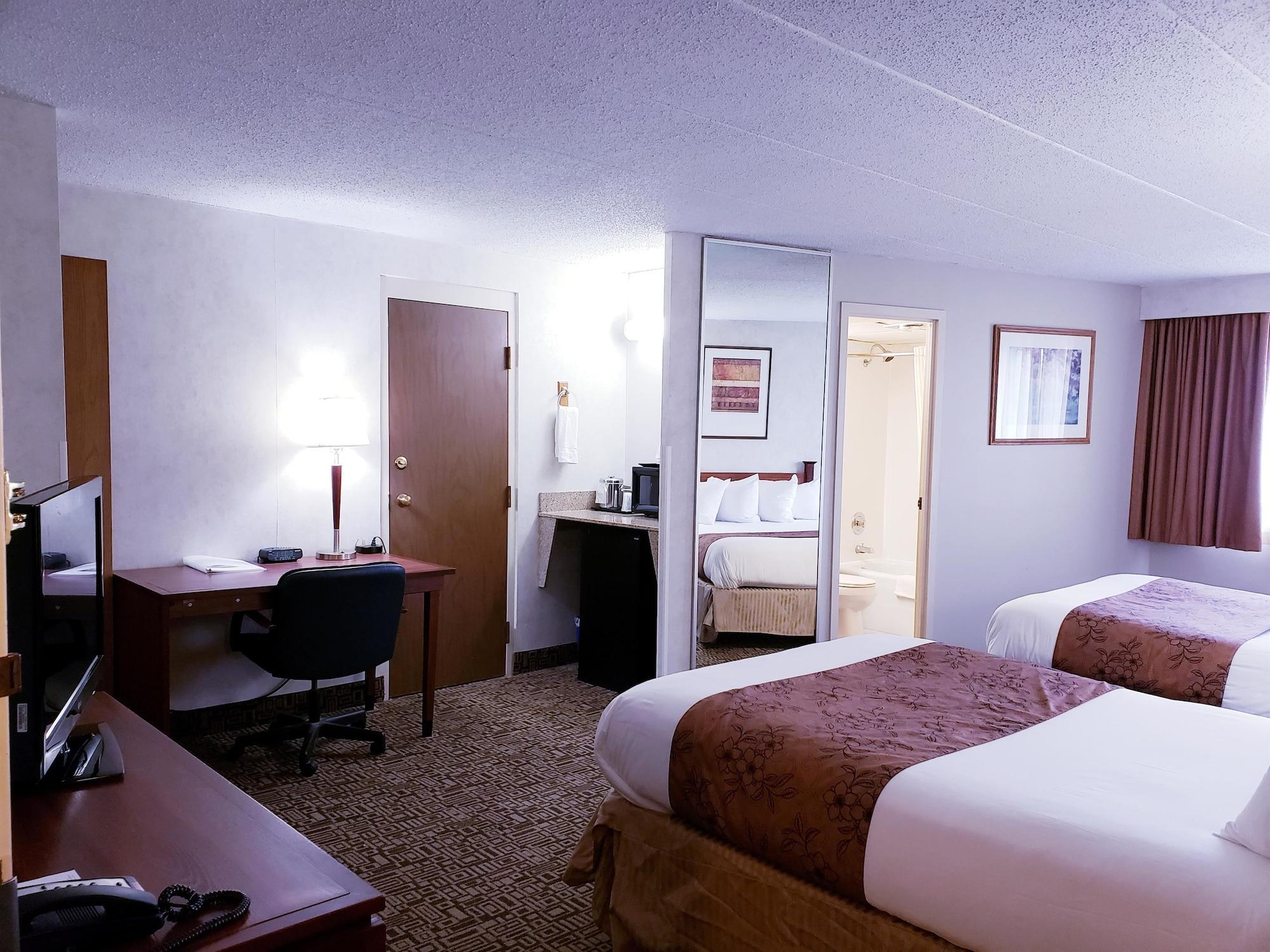 Surestay Plus Hotel By Best Western Блэк-Ривер-Фолс Экстерьер фото