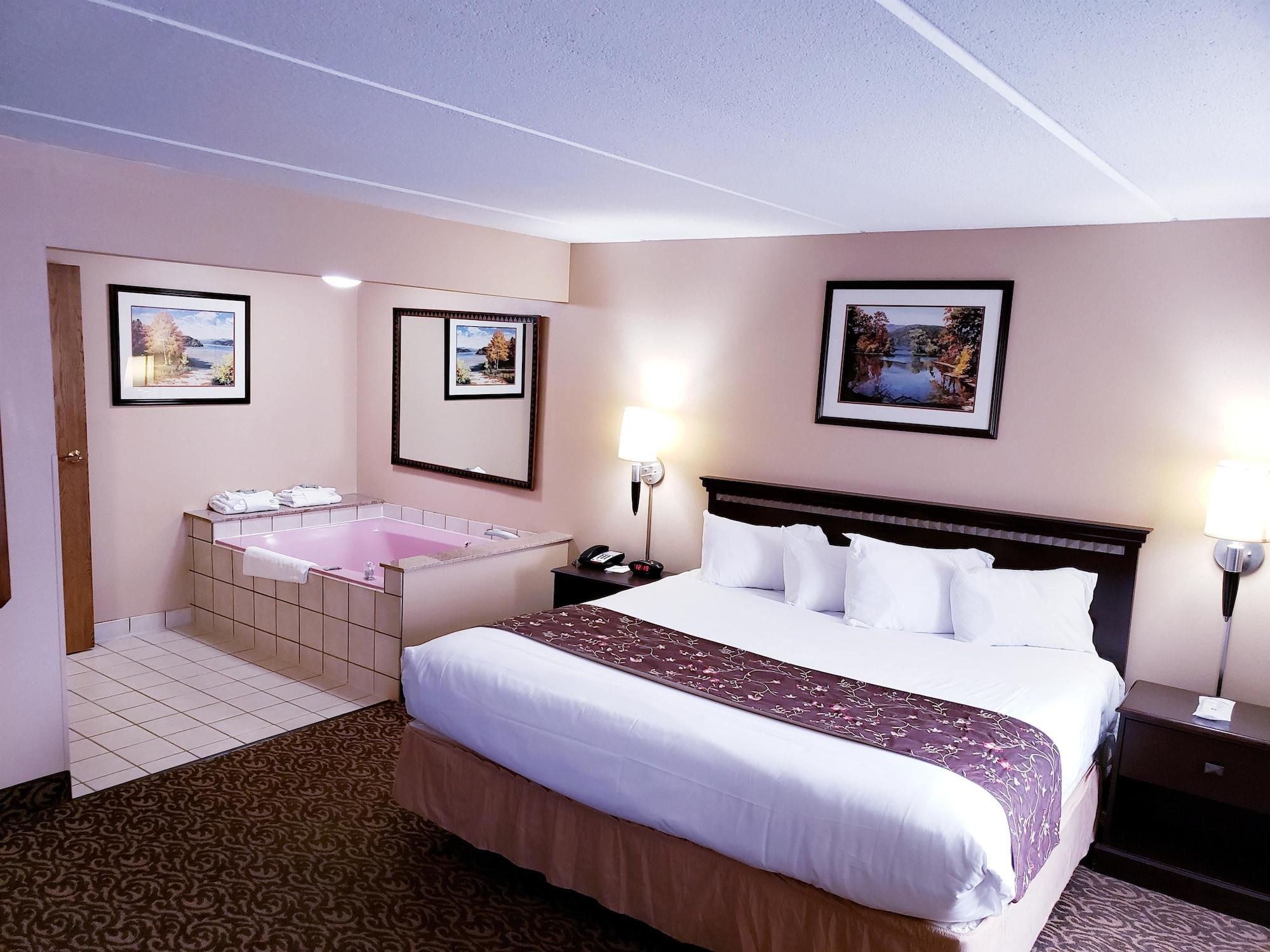 Surestay Plus Hotel By Best Western Блэк-Ривер-Фолс Экстерьер фото