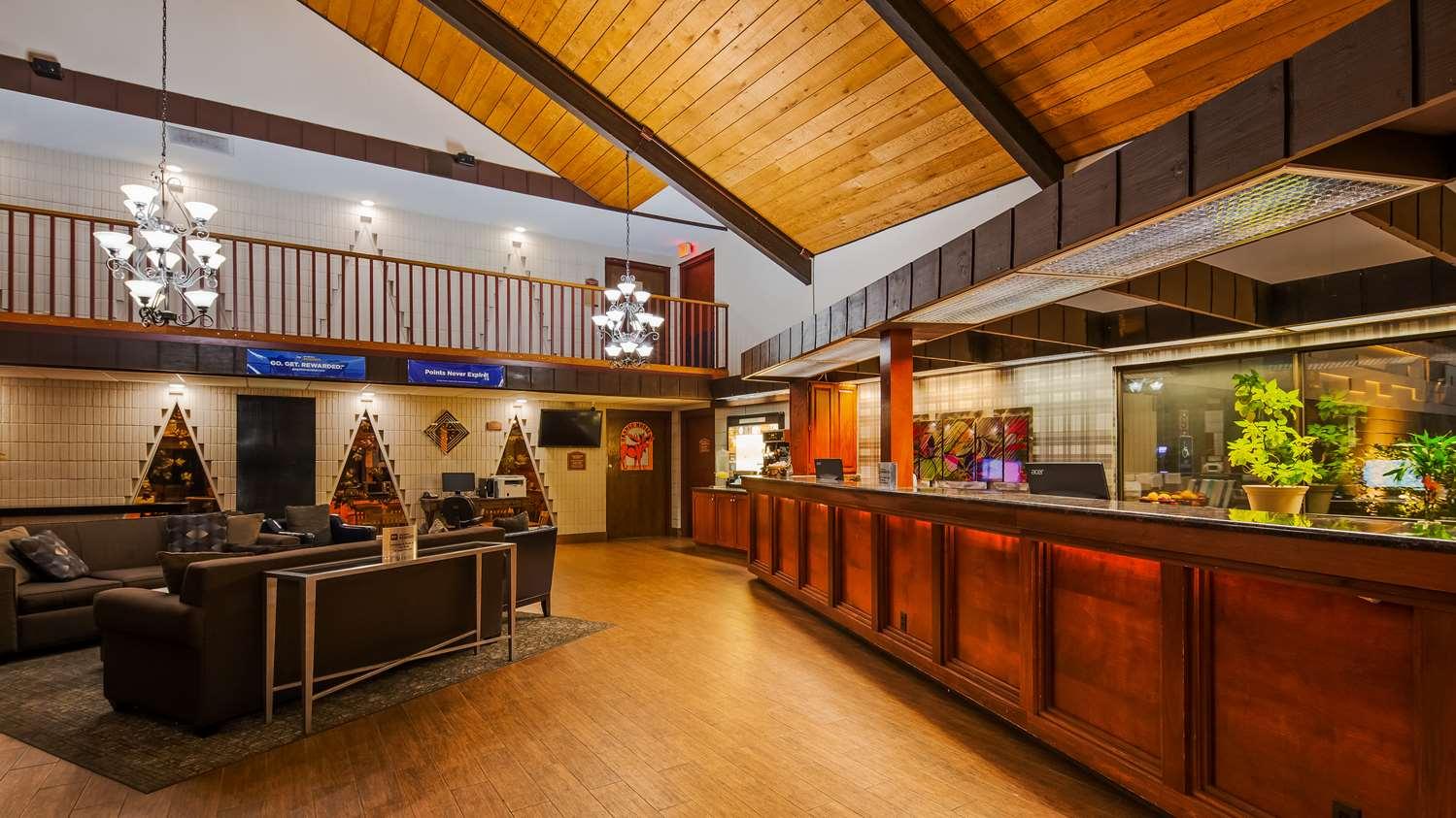 Surestay Plus Hotel By Best Western Блэк-Ривер-Фолс Экстерьер фото